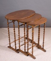 THREE-PIECE OAK NESTING TABLE