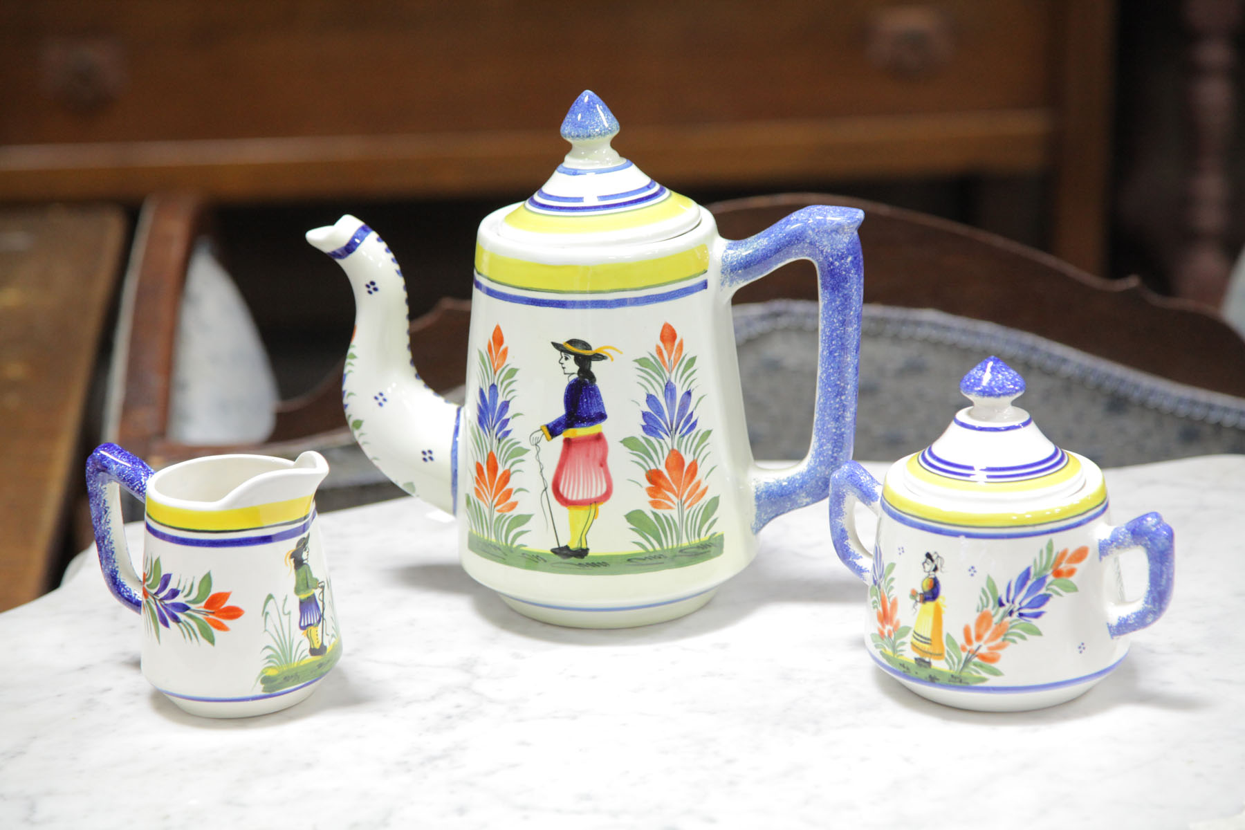 THREE PIECE QUIMPER TEA SET. 