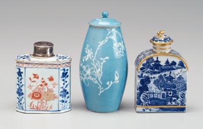 Three pieces Asian porcelain: