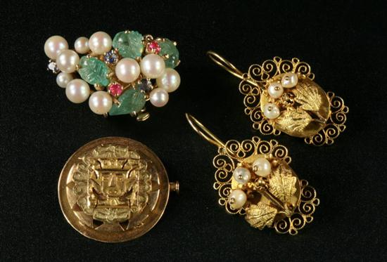 THREE PIECES GOLD AND GEMSTONE