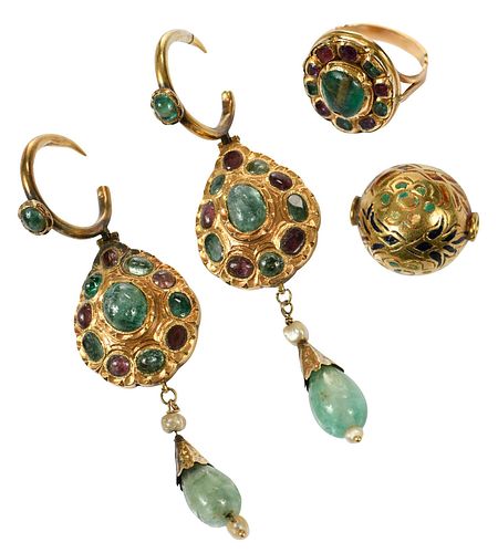 THREE PIECES GOLD JEWELRYlikely