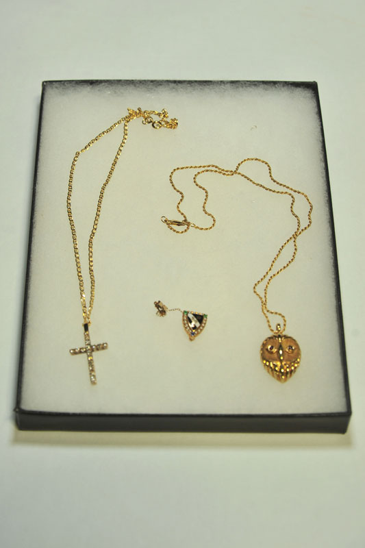 THREE PIECES JEWELRY. Diamond cross