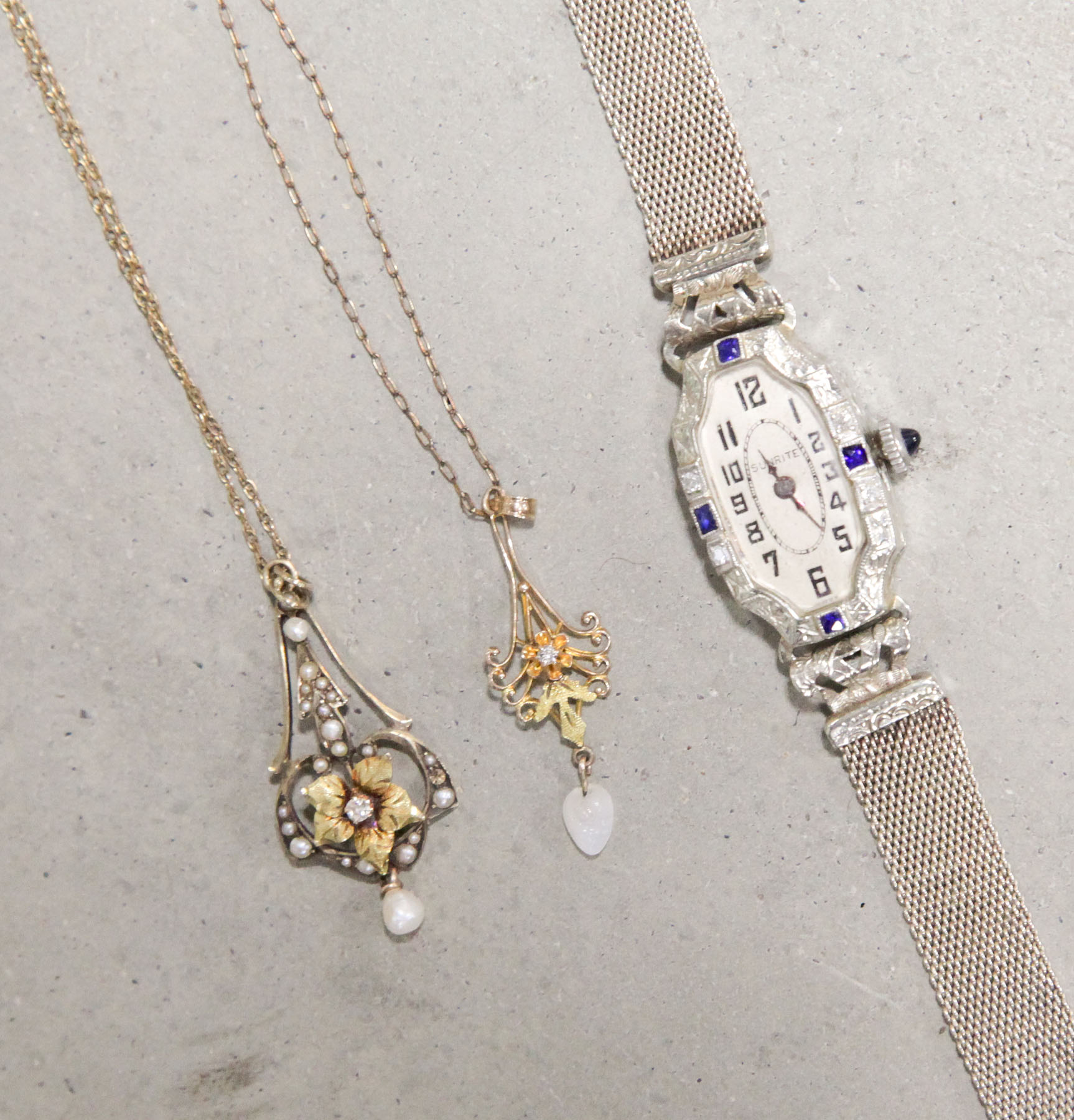 THREE PIECES JEWELRY.  Hofbros