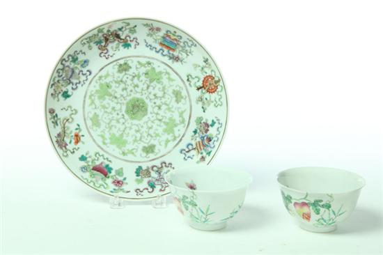 THREE PIECES OF CHINESE EXPORT. 