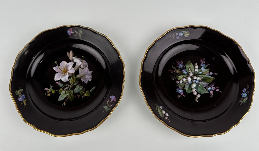 THREE PIECES OF MEISSEN PORCELAIN