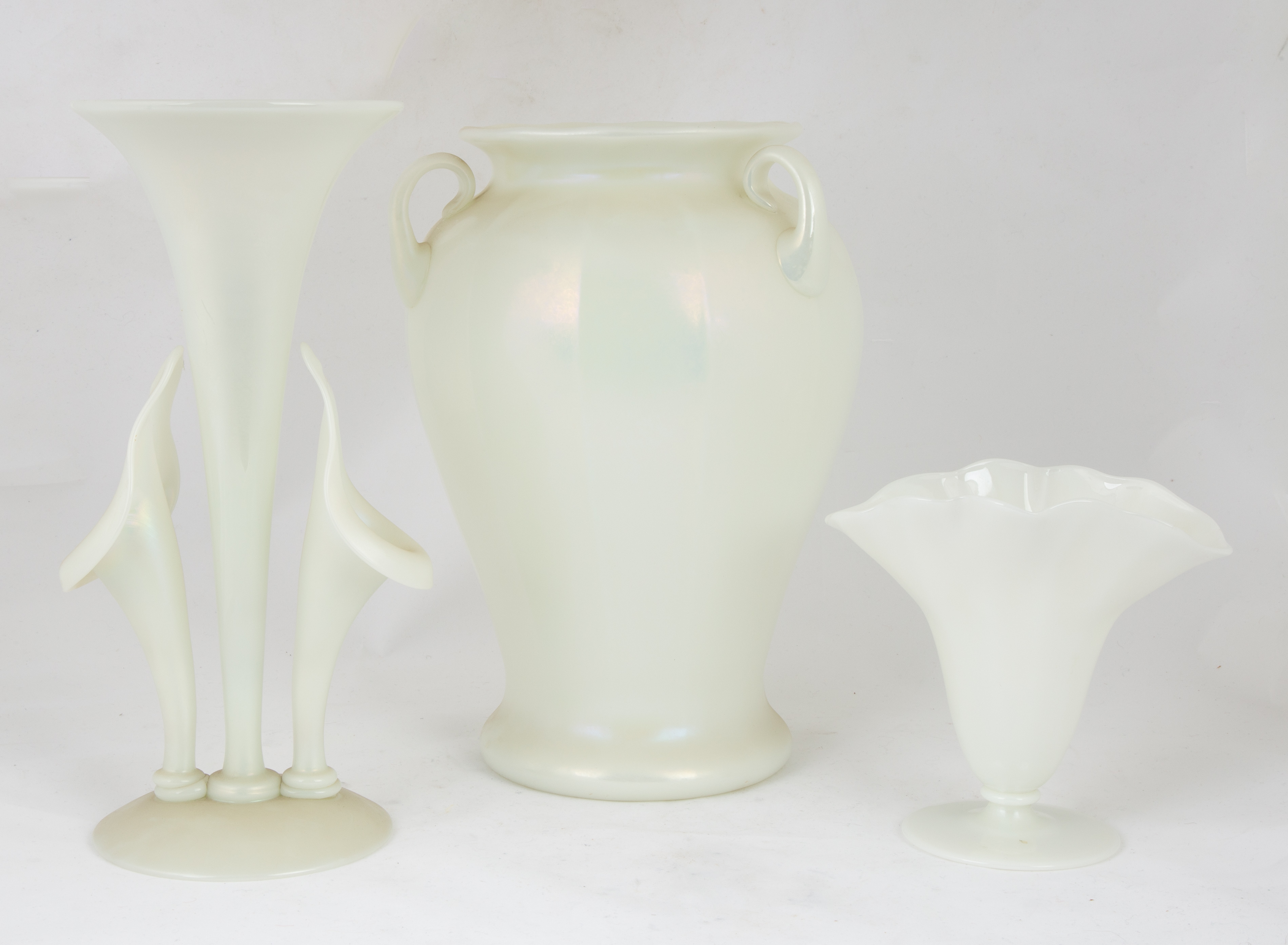 THREE PIECES OF STEUBEN IVORENE