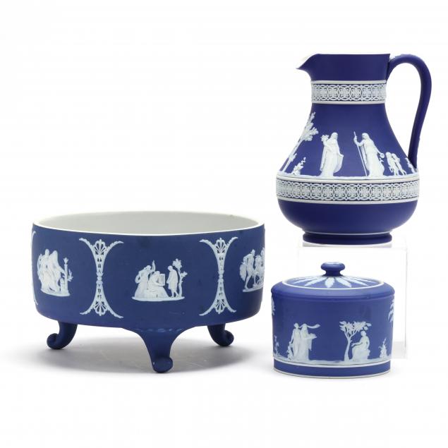 THREE PIECES OF WEDGWOOD JASPERWARE