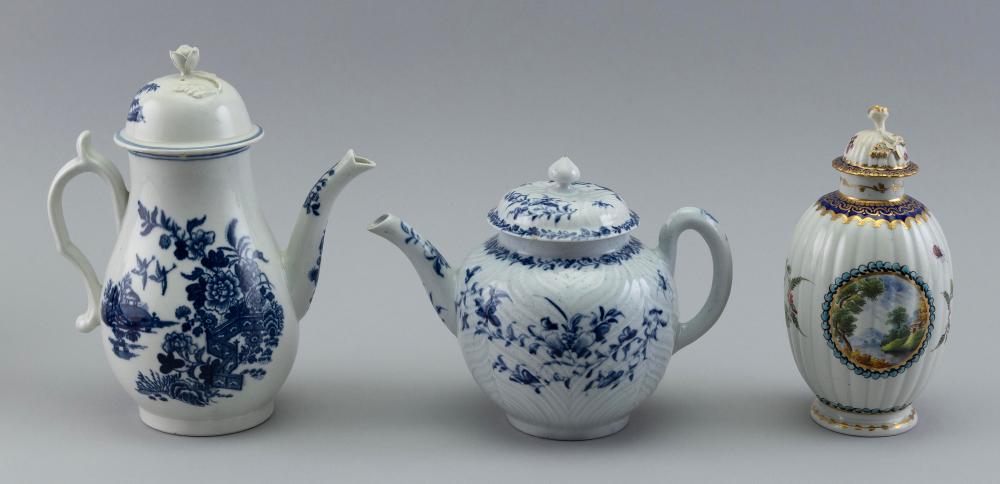 THREE PIECES OF WORCESTER PORCELAIN