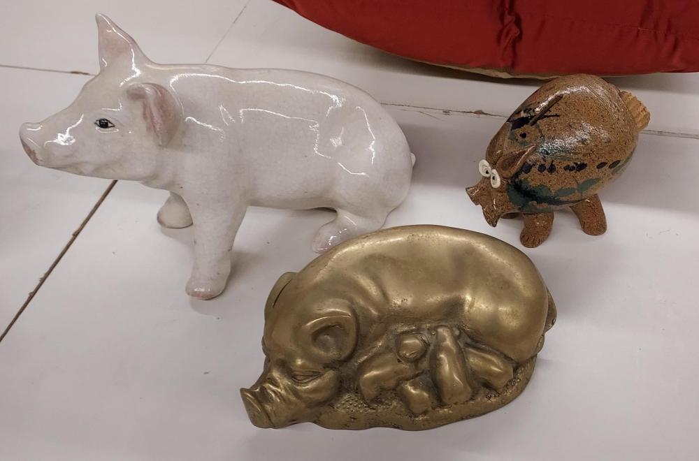 THREE 'PIG' ARTICLES: A CERAMIC