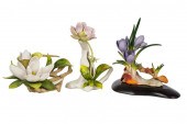 THREE PORCELAIN FLORAL GROUPSt