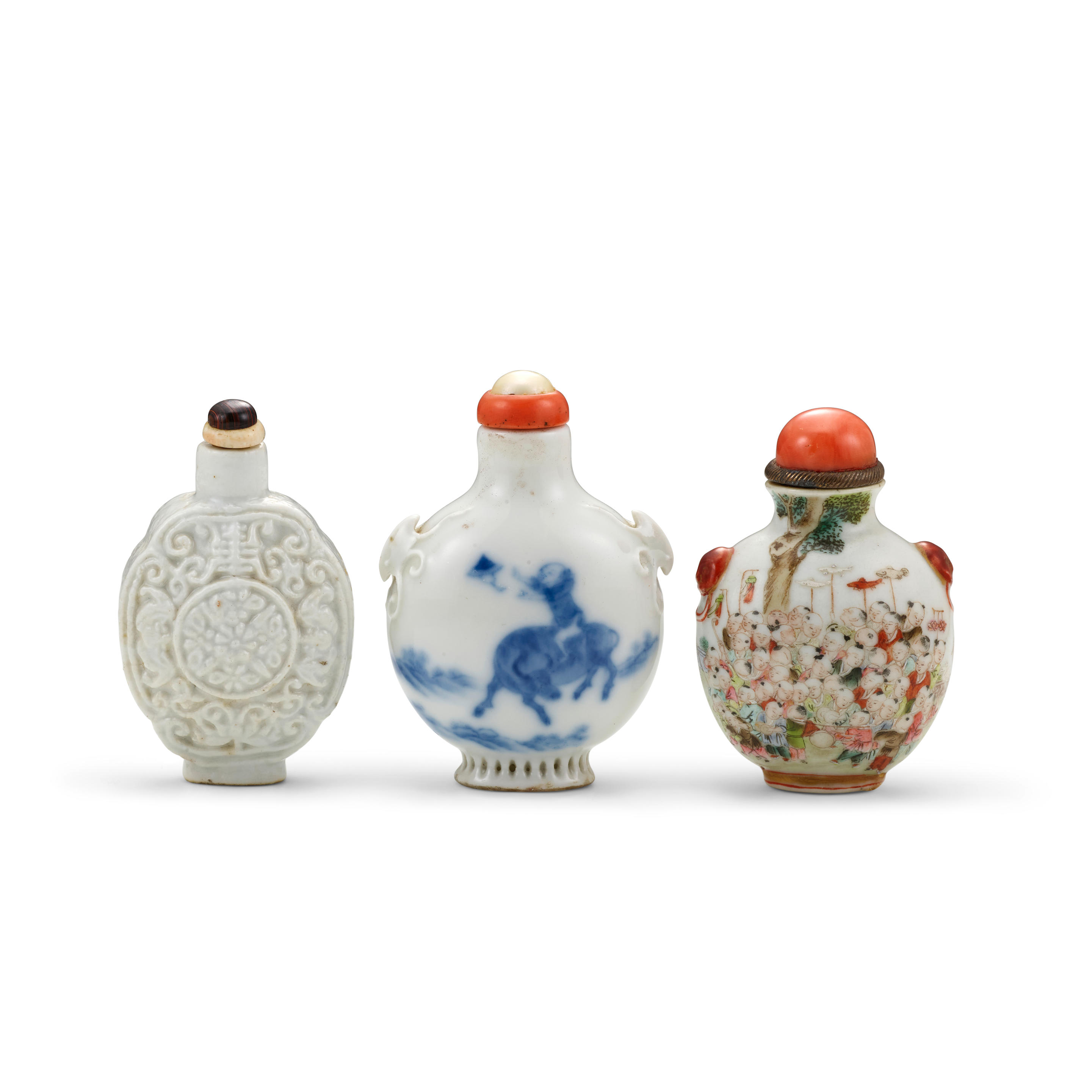 THREE PORCELAIN SNUFF BOTTLES