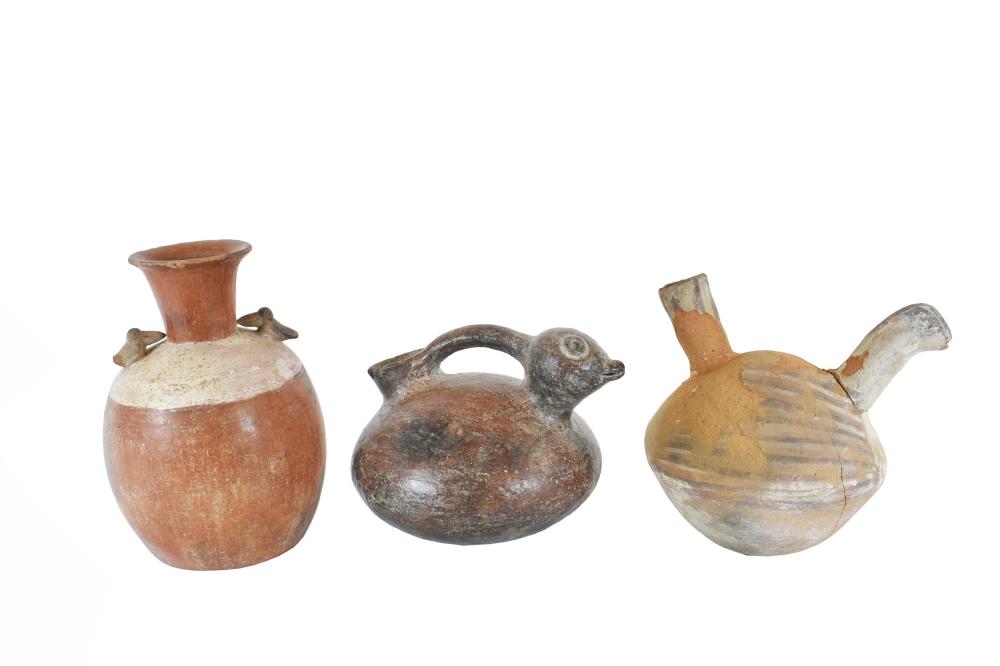 THREE PRE-COLUMBIAN POTTERY POTSThe