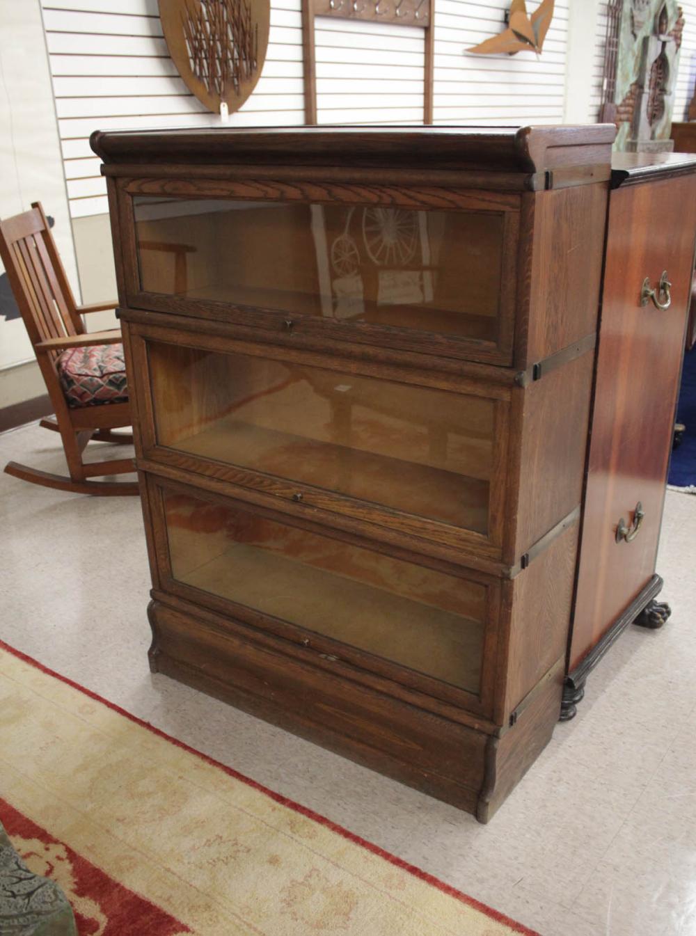 THREE-SECTION STACKING OAK