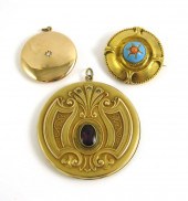 THREE SEMI-ANTIQUE GOLD JEWELR