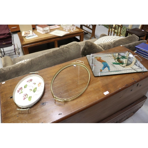 Three serving trays, approx 35cm