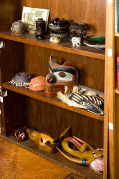THREE SHELVES OF ASSOCIATED DE
