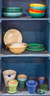 THREE SHELVES OF MAINLY AMERIC