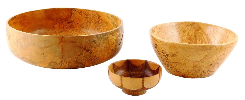 THREE SIGNED TURNED WOOD BOWLS: