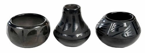 THREE SMALL BLACKWARE POTSone