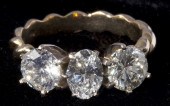 Three Stone Diamond Ringconsis