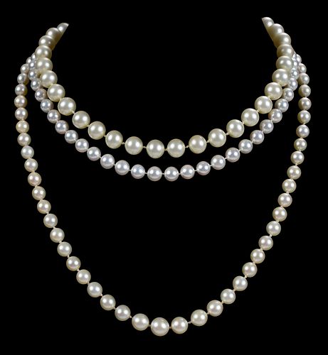 THREE STRANDS OF PEARLS65 round
