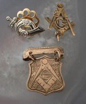 THREE VINTAGE MASONIC PINSTHRE