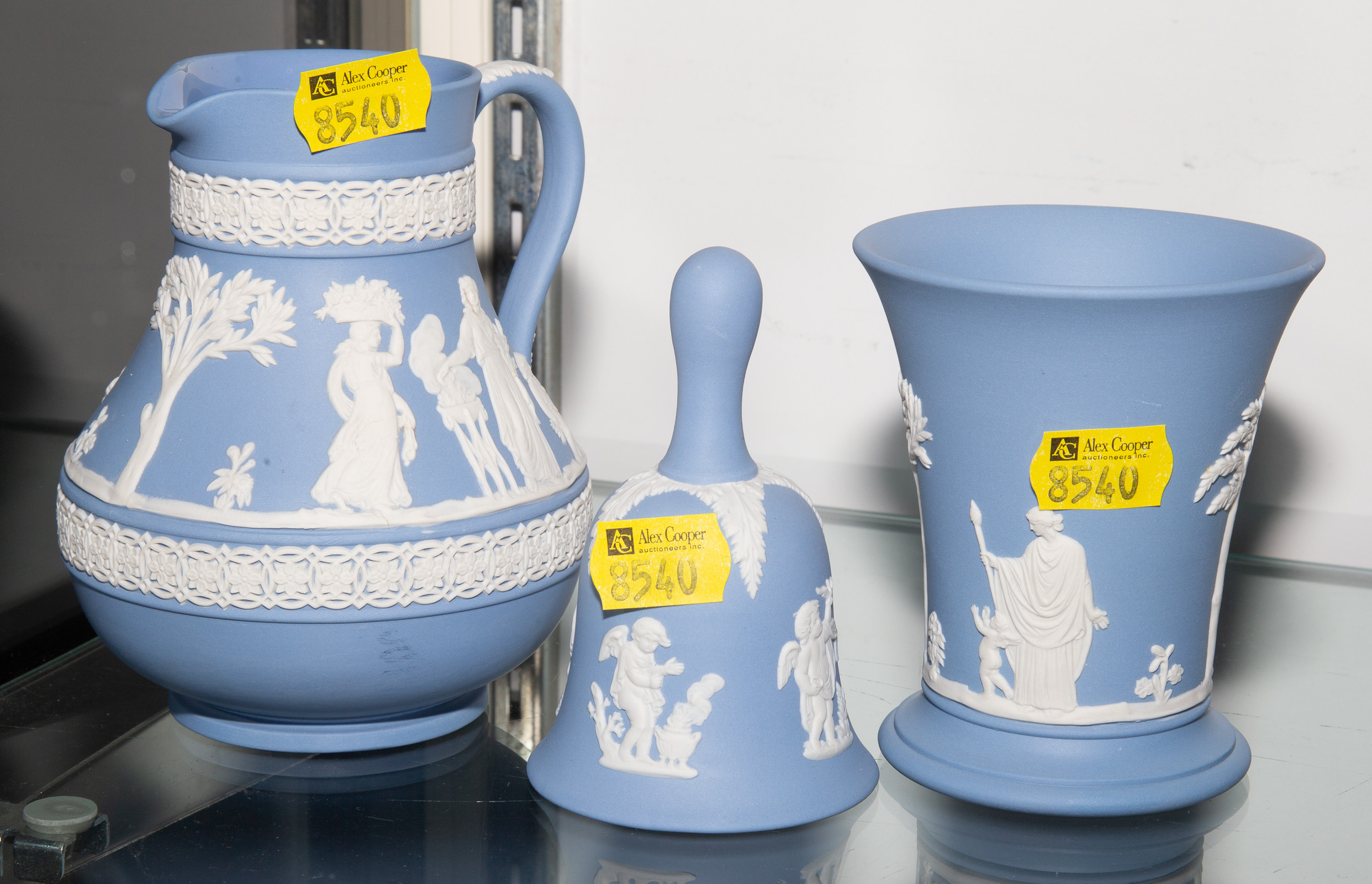 THREE WEDGWOOD JASPERWARE ITEMS