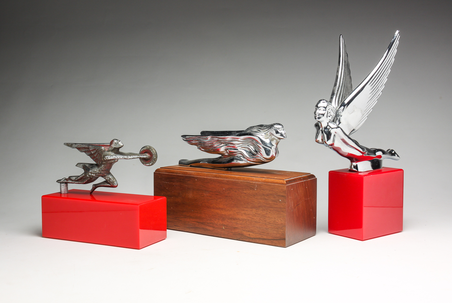 THREE WINGED WOMEN AUTOMOBILE