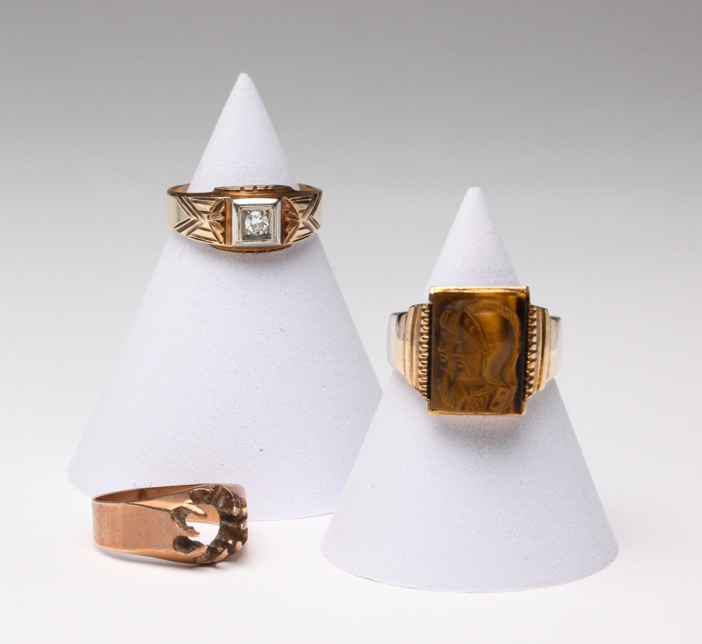 THREE YELLOW GOLD VINTAGE MENS