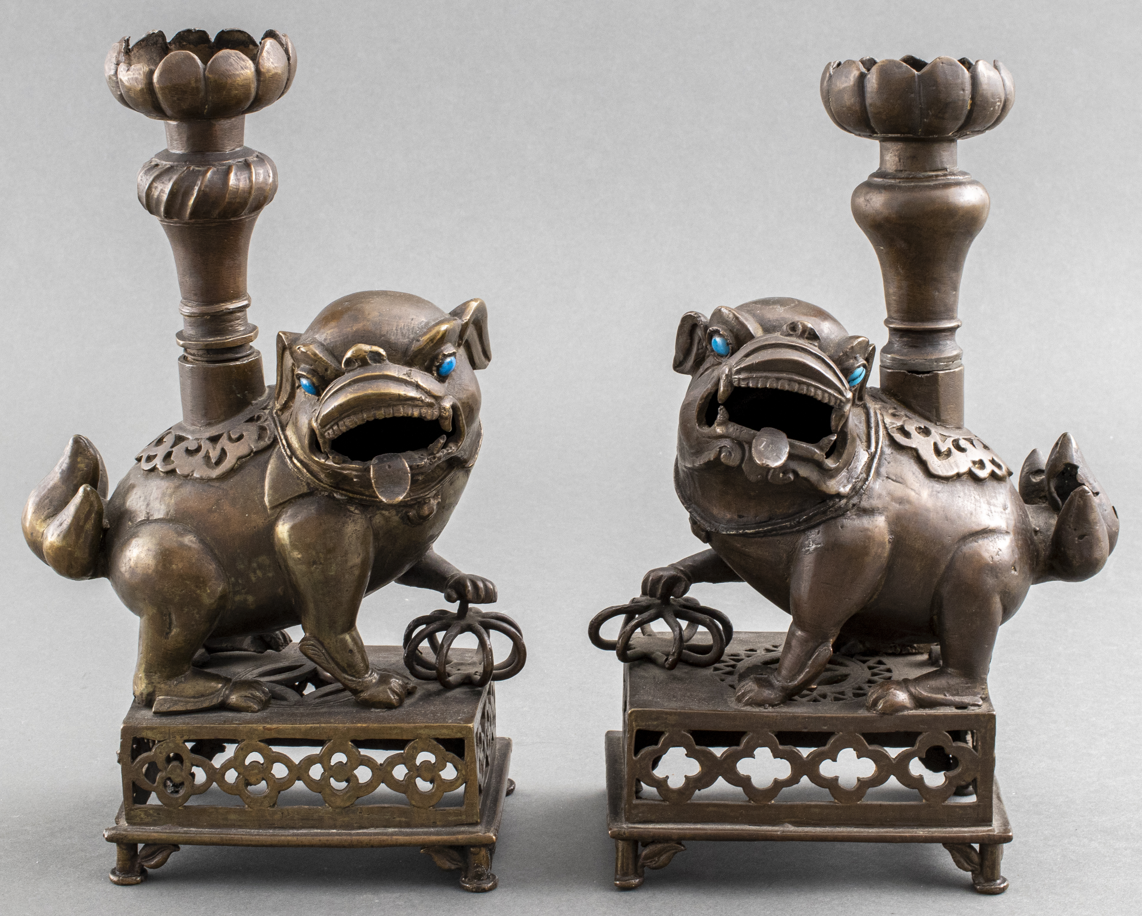 TIBERTAN OR SOUTHEAST ASIAN FOO DOG