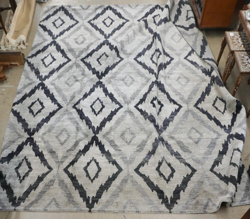 TIBETAN STYLE GRAY GROUND ROOM