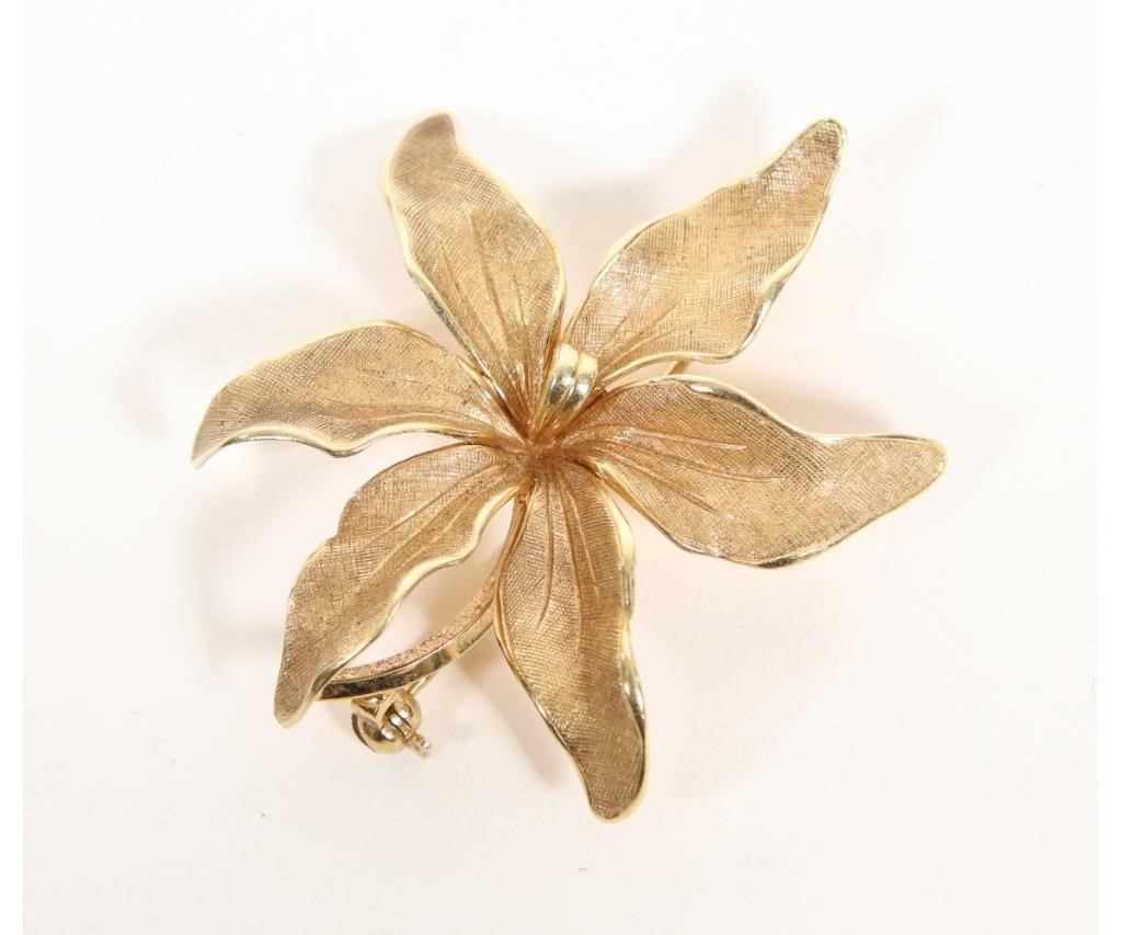 Tiffany 14kt gold pin, 1.75"dia / 7