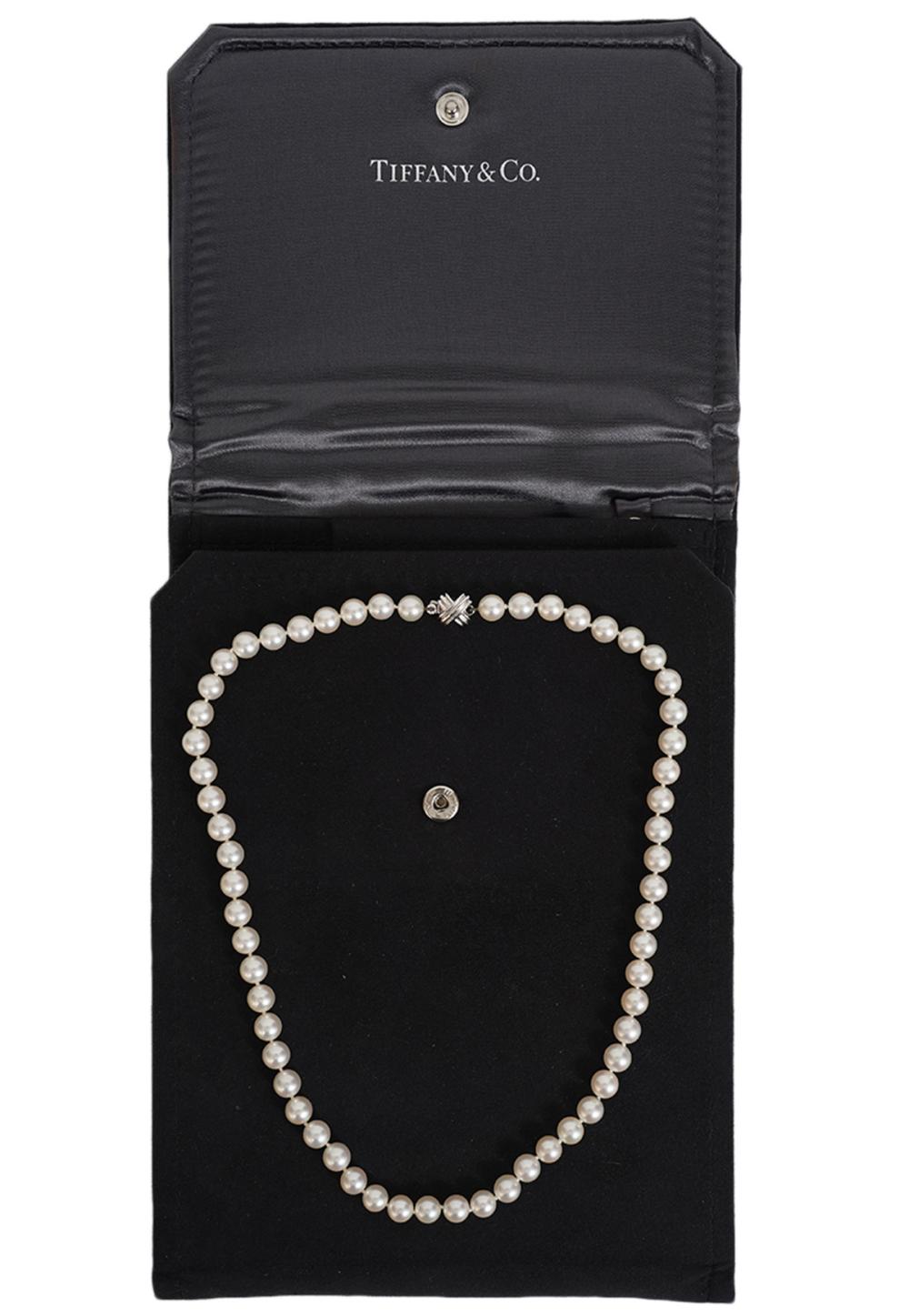 TIFFANY AKOYA CULTURED PEARL & 18KT