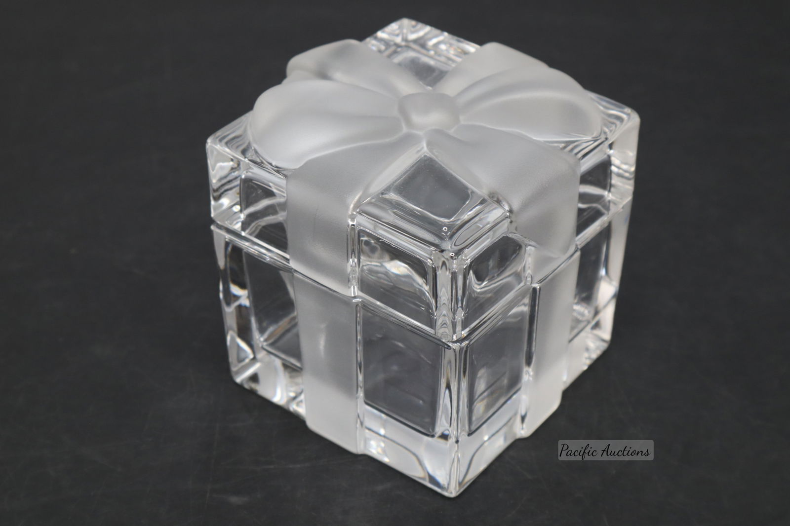 TIFFANY & CO. CLEAR GLASS GIFT