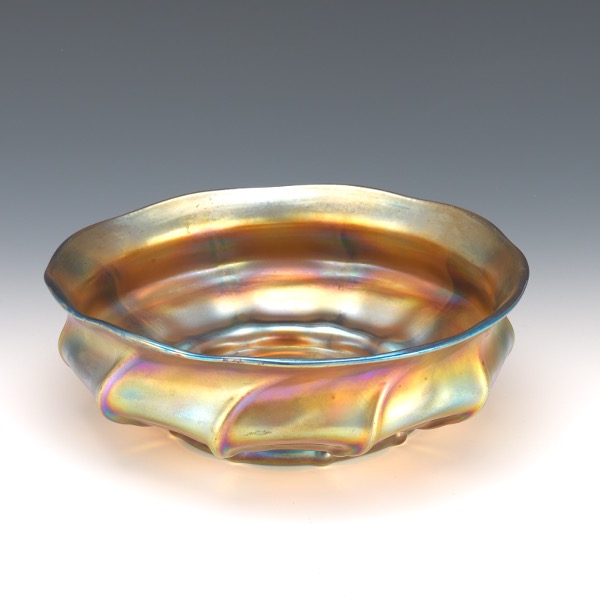 TIFFANY GOLD FAVRILE BOWL 3 ½" x 10
