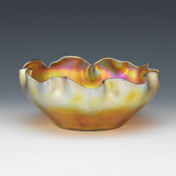 TIFFANY GOLD FAVRILLE RUFFLED BOWL
