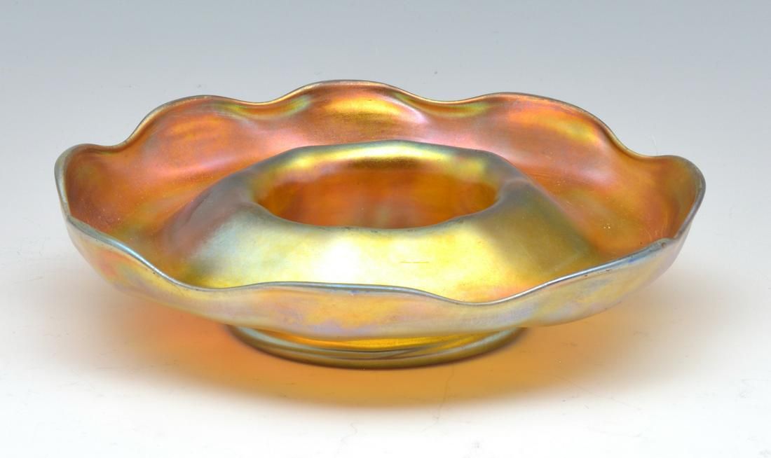 TIFFANY IRIDESCENT GOLD FAVRILE ART