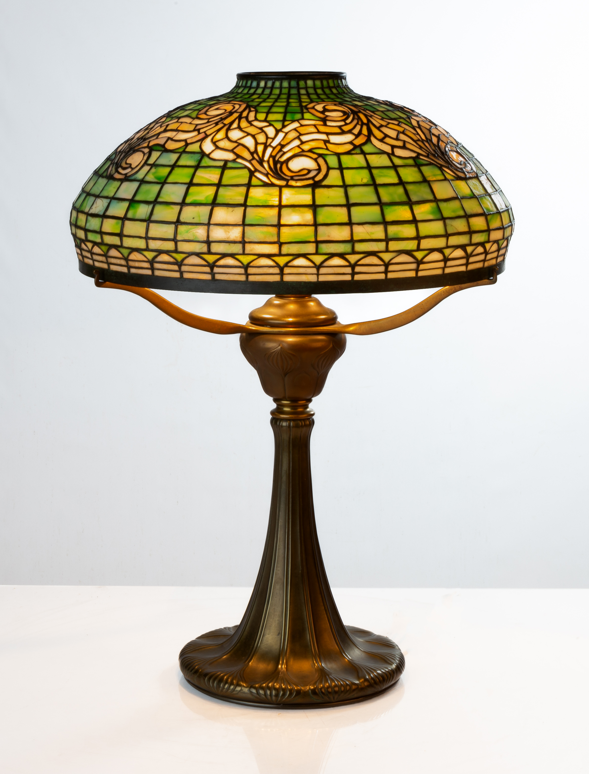 TIFFANY STUDIOS TYLER LAMP Circa