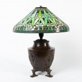 TIFFANY-STYLE "ARROWROOT" LAMP