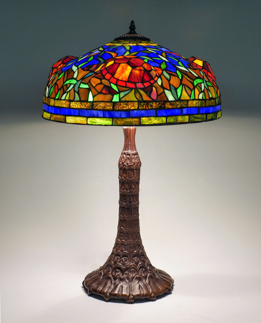 TIFFANY STYLE STAINED GLASS SEA
