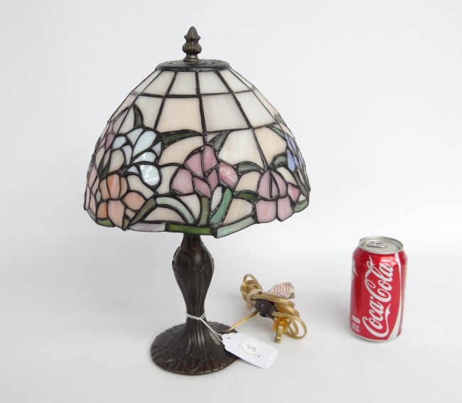 Tiffany style table lamp. 14