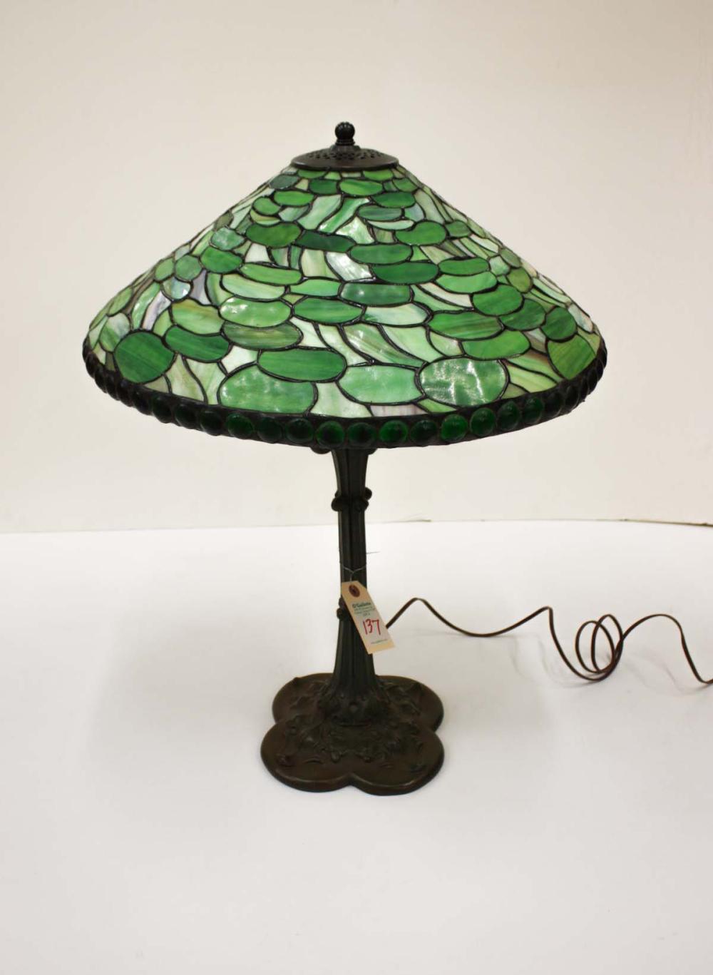 TIFFANY-TYPE TABLE LAMP,