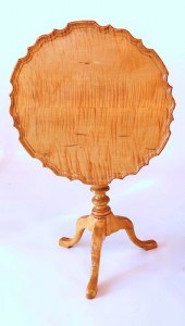 TIGER MAPLE QUEEN ANNE STYLE,