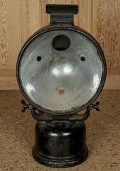 TILLEY-HENDON KEROSENE LANTERN