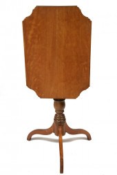 TILT-TOP CANDLESTAND - 19th c