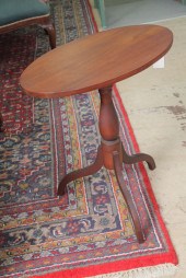 TILT TOP CANDLESTAND. Walnut w
