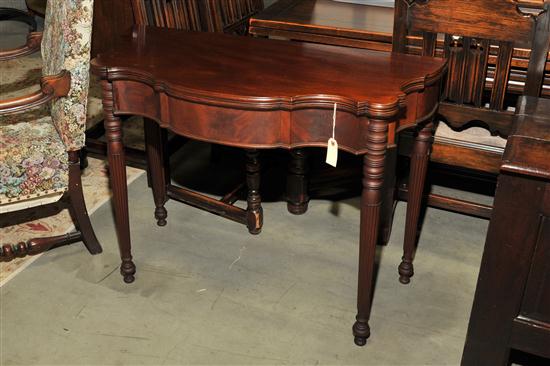TILT TOP GAME TABLE. Mahogany
