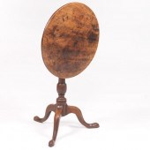 TILT TOP TEA TABLE TABLE 28¼"