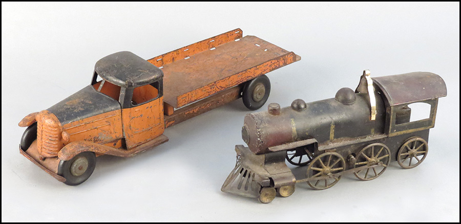 TIN AND IRON TOY TRAIN ENGINE.