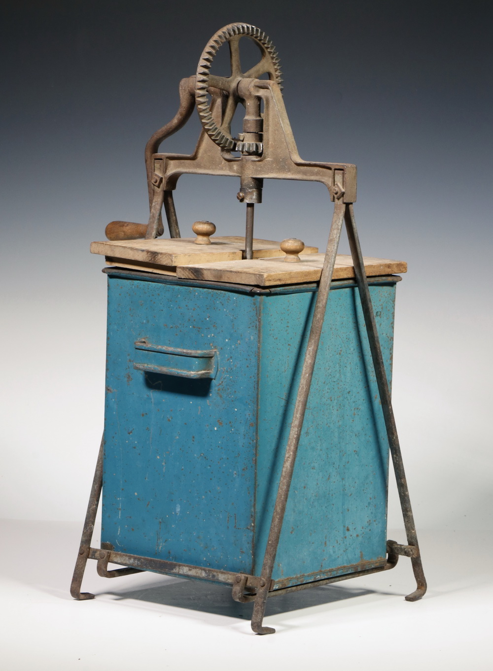TIN BUTTER CHURN Circa 1920 Tin